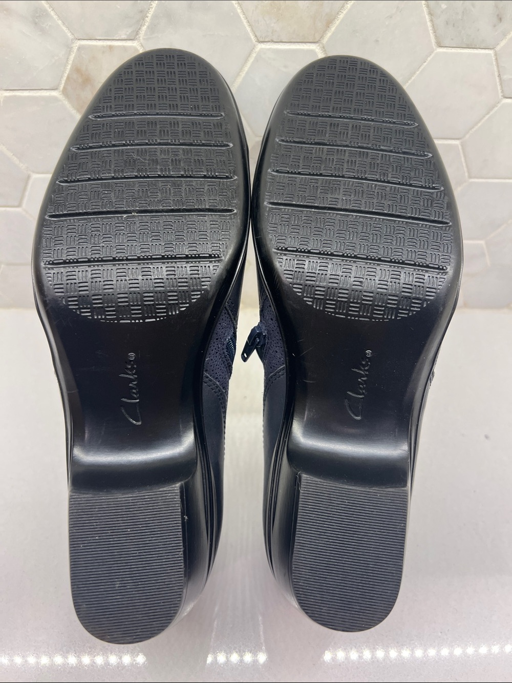 NEW Clarks Women's Emslie Warren Blue Navy Leather Booties Shoes Size 9.5M - Picture 10 of 10